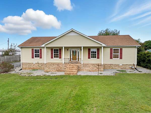 5 Acres of Land with Home for Sale in Lafayette, Tennessee