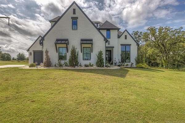 7.75 Acres of Residential Land with Home for Sale in Broken Arrow, Oklahoma