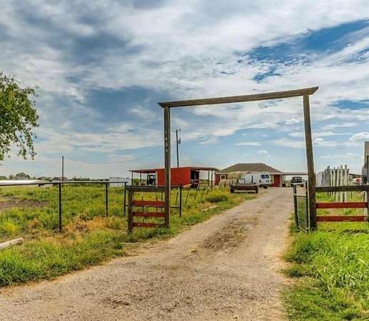 20 Acres of Land with Home for Sale in Crandall, Texas