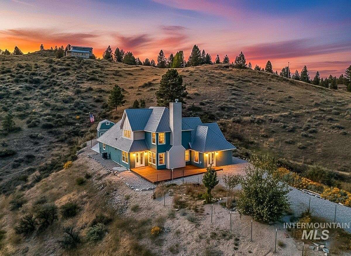 5.42 Acres of Residential Land with Home for Sale in Boise, Idaho
