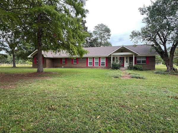 1.5 Acres of Residential Land with Home for Sale in Grenada, Mississippi