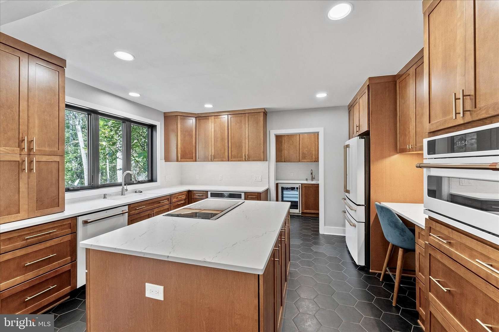 5.79 Acres of Residential Land with Home for Sale in Marshall, Virginia