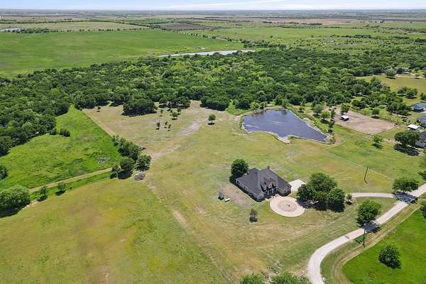 43.5 Acres of Land with Home for Sale in Tioga, Texas