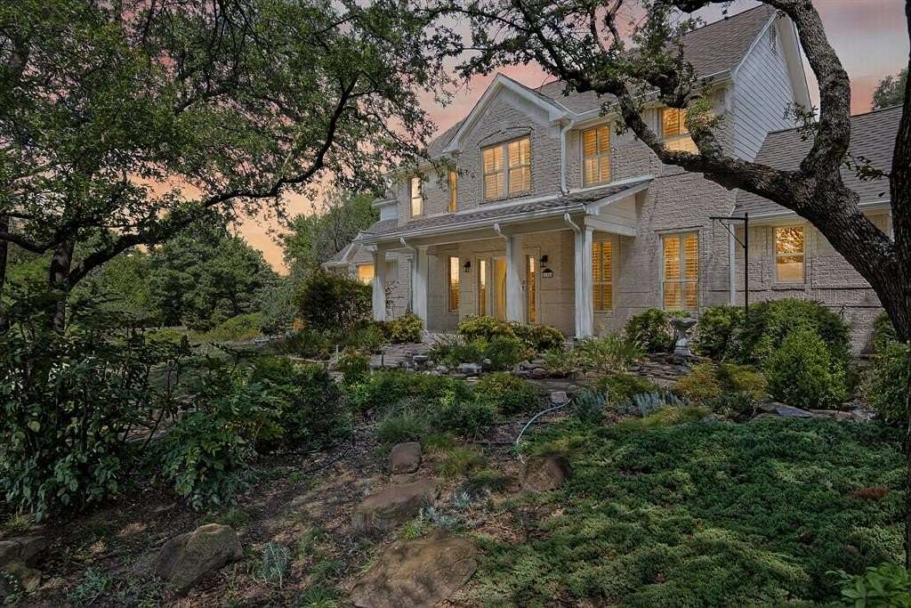 2.5 Acres of Residential Land with Home for Sale in Azle, Texas