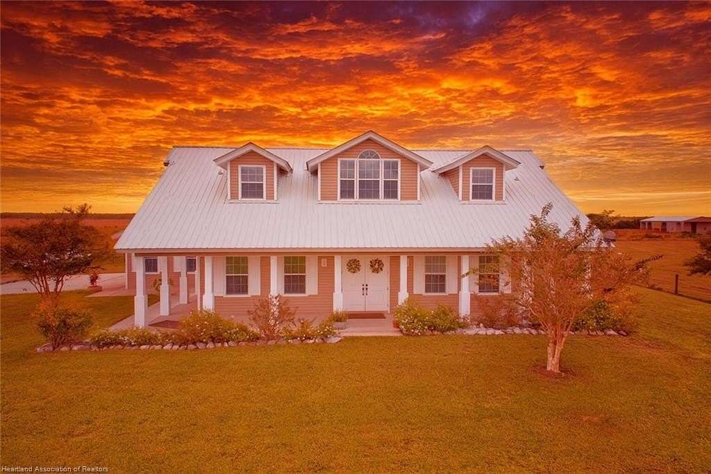 5 Acres of Residential Land with Home for Sale in Zolfo Springs, Florida