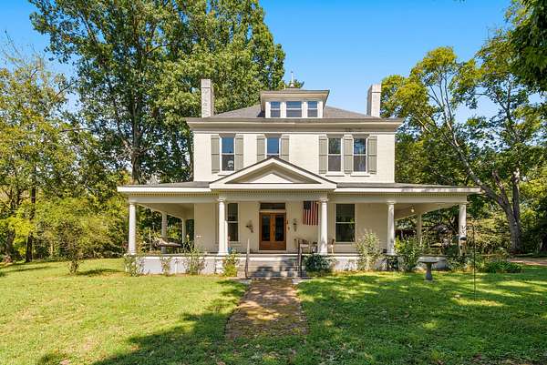 3.55 Acres of Residential Land with Home for Sale in Columbia, Tennessee