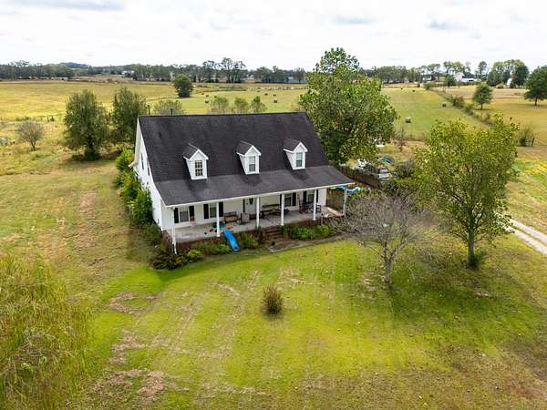 13 Acres of Land with Home for Sale in Castalian Springs, Tennessee