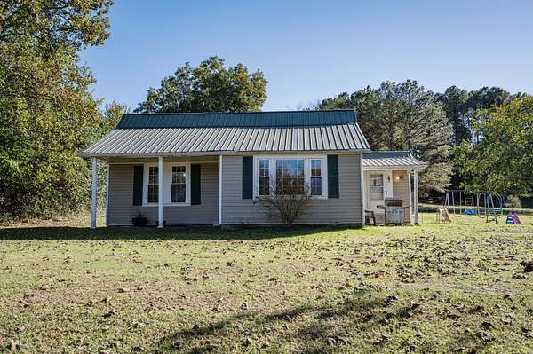 5 Acres of Residential Land with Home for Sale in Morrison, Tennessee