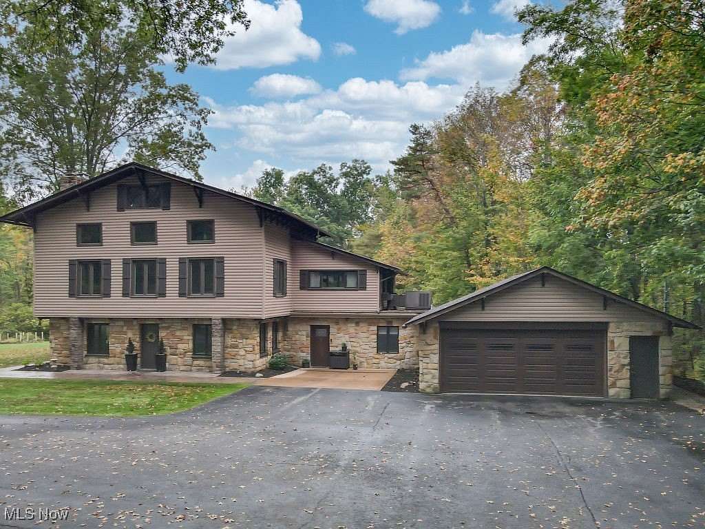 7.18 Acres of Residential Land with Home for Sale in Richfield, Ohio