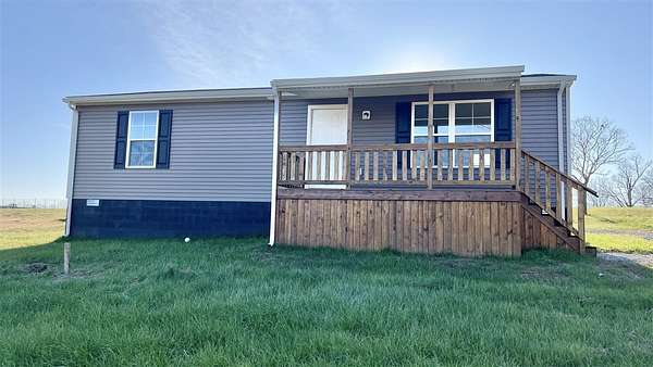 1.83 Acres of Residential Land with Home for Sale in Roundhill, Kentucky