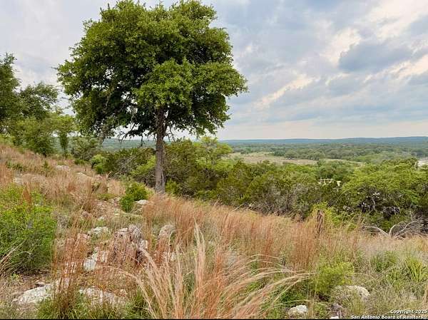 1.18 Acres of Residential Land for Sale in Canyon Lake, Texas