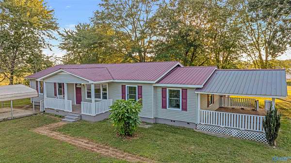 2 Acres of Residential Land with Home for Sale in Fort Payne, Alabama