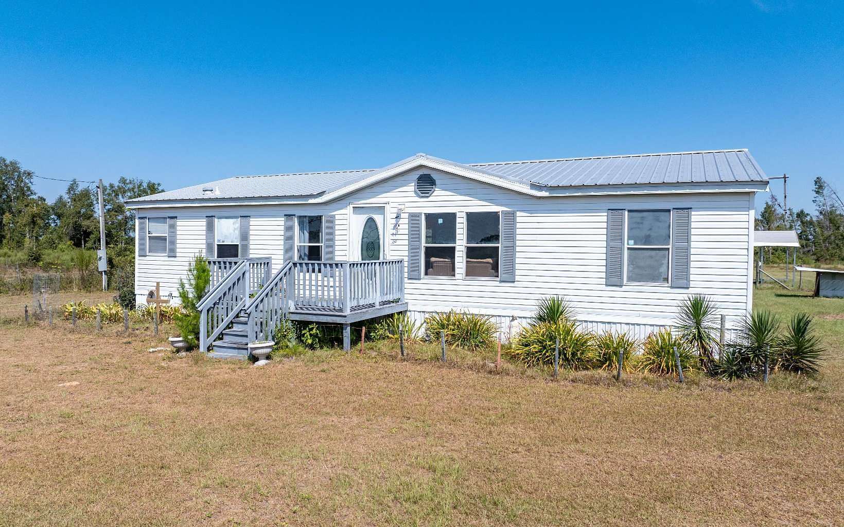 5 Acres of Residential Land with Home for Sale in Jasper, Florida