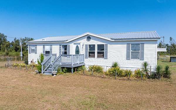 5 Acres of Residential Land with Home for Sale in Jasper, Florida