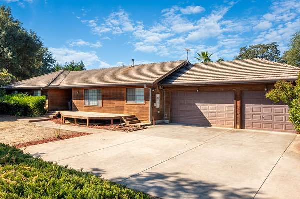 2.16 Acres of Residential Land with Home for Sale in Redding, California