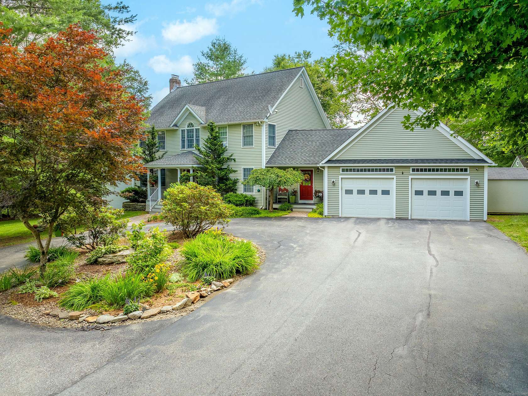 4.78 Acres of Residential Land with Home for Sale in Brooklyn, Connecticut