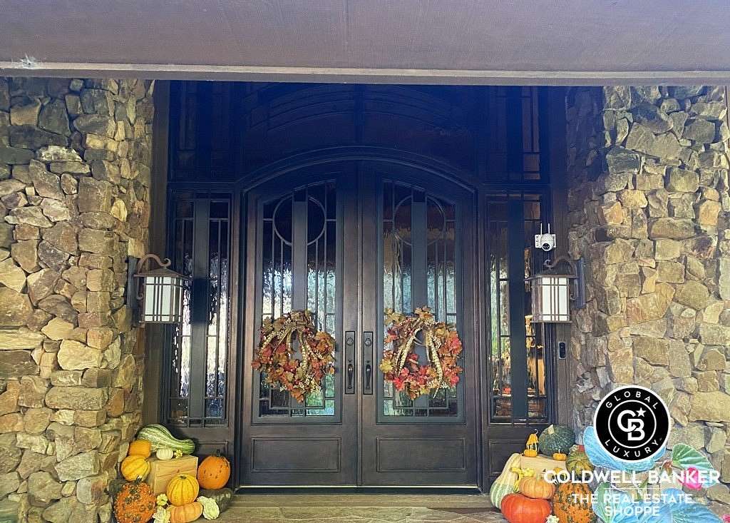 7.4 Acres of Residential Land with Home for Sale in Garden City, Kansas