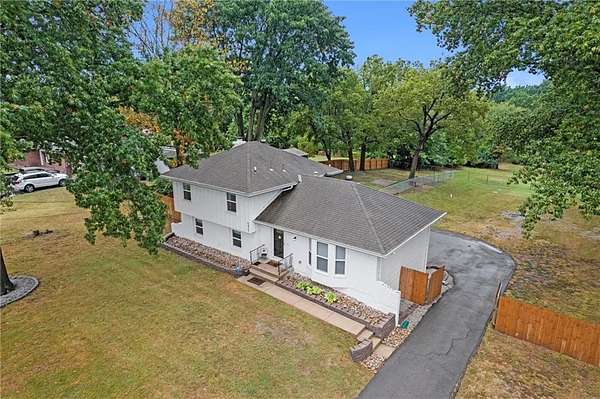 1.75 Acres of Residential Land with Home for Sale in Kansas City, Missouri