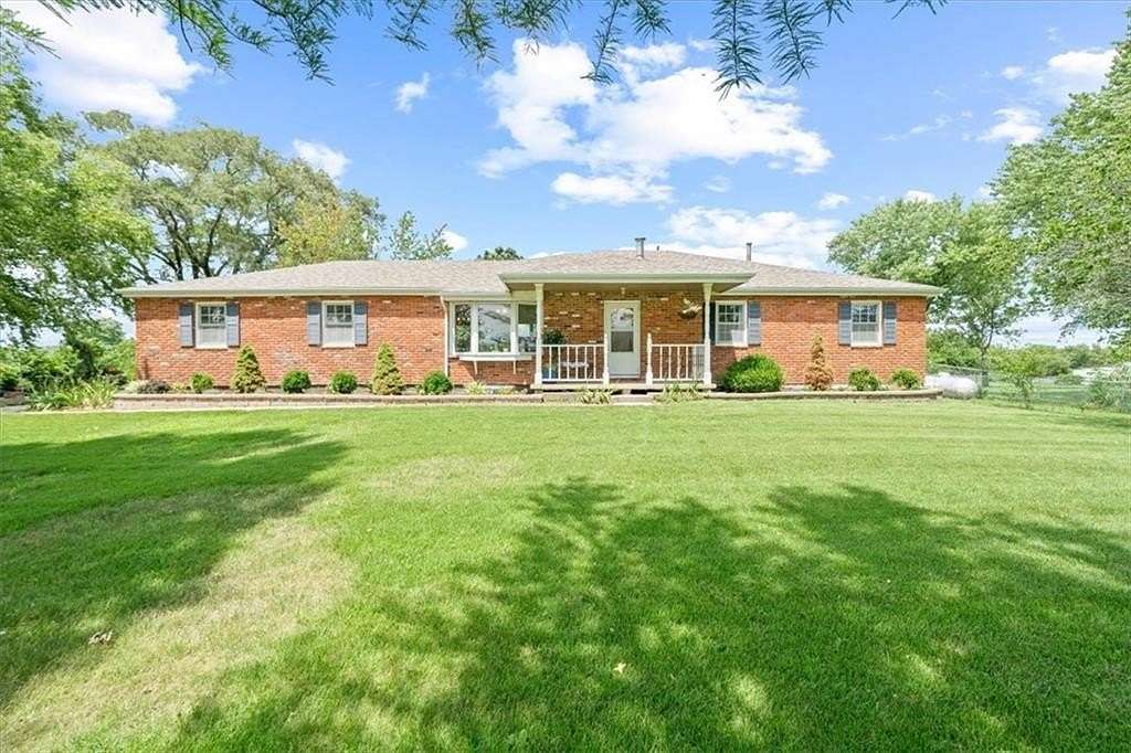 6 Acres of Land with Home for Sale in Lee's Summit, Missouri