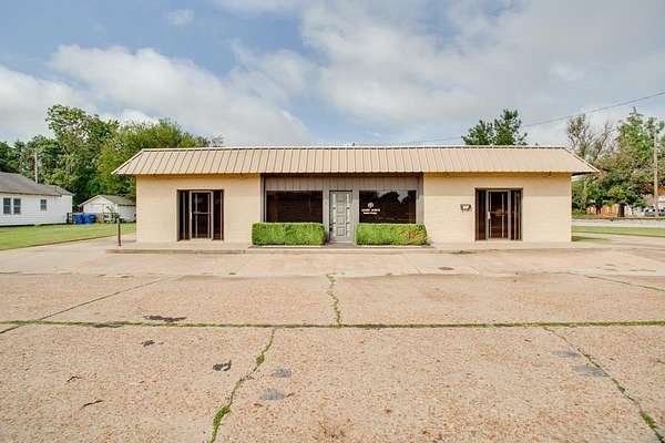 0.26 Acres of Commercial Land for Sale in Enid, Oklahoma