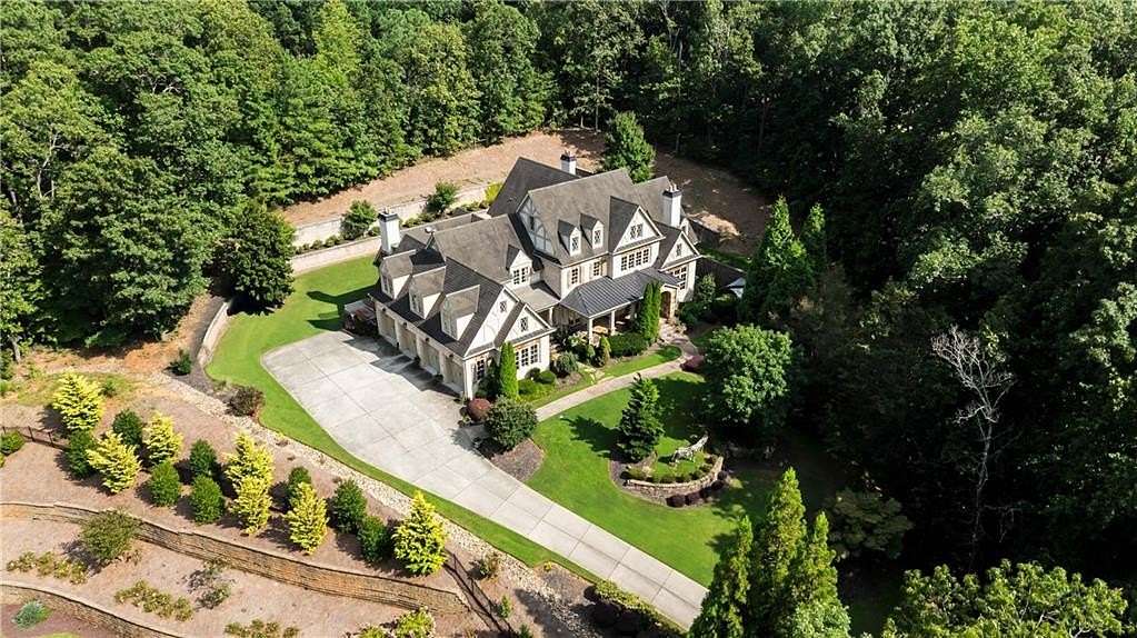 2 Acres of Residential Land with Home for Sale in Roswell, Georgia