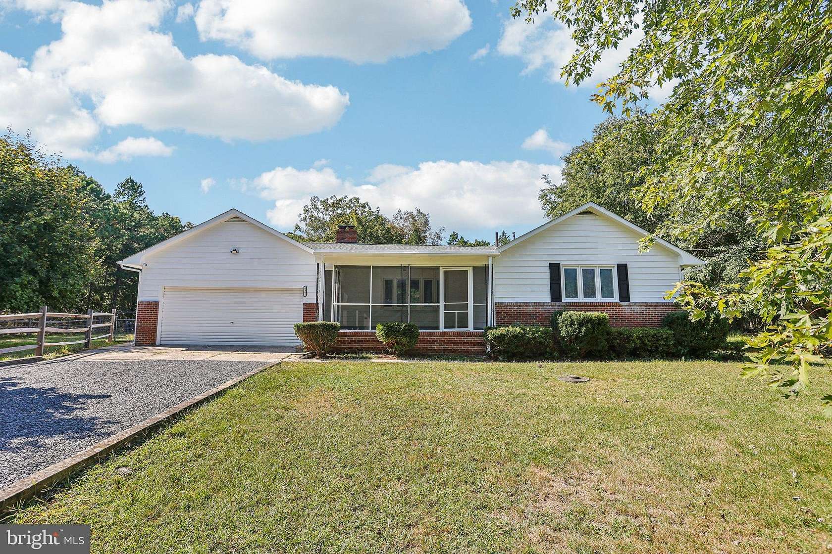 5.52 Acres of Land with Home for Sale in Mays Landing, New Jersey