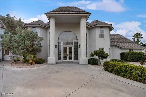 2 Acres of Residential Land with Home for Sale in Las Vegas, Nevada