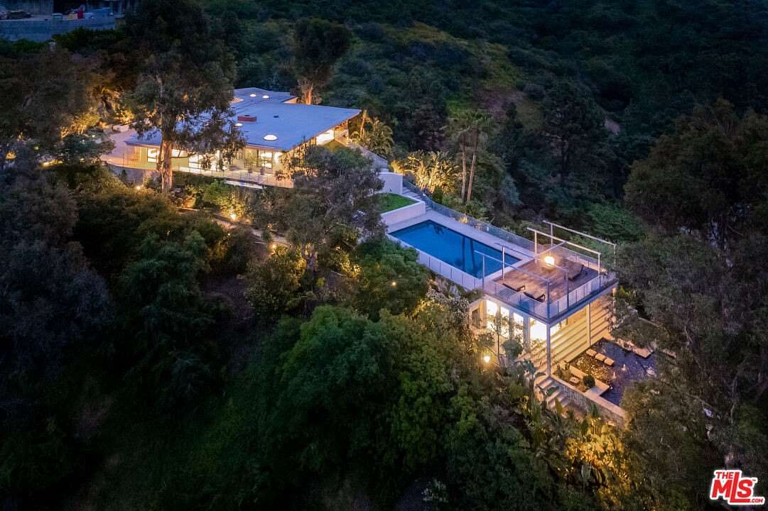 1.64 Acres of Residential Land with Home for Lease in Los Angeles, California