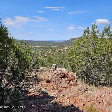 1.33 Acres of Land for Sale in Seligman, Arizona