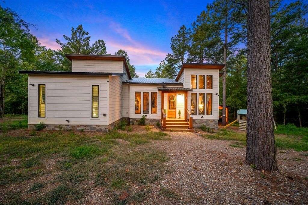 1.57 Acres of Residential Land with Home for Sale in Broken Bow, Oklahoma