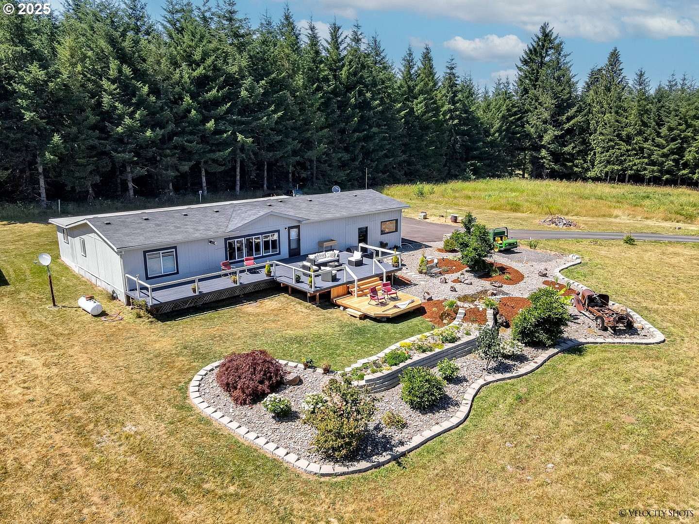 20 Acres of Land with Home for Sale in Sandy, Oregon