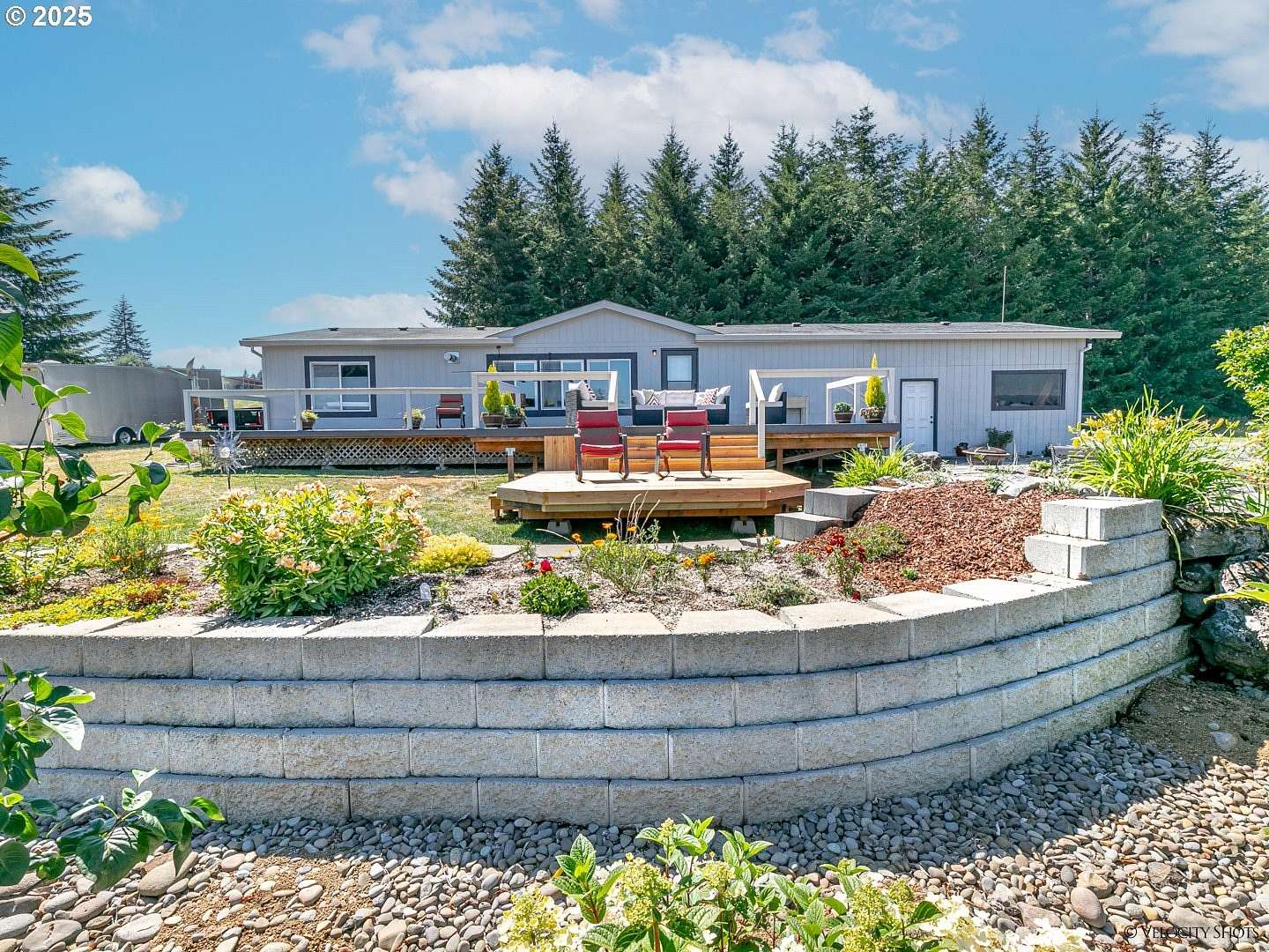 20 Acres of Land with Home for Sale in Sandy, Oregon