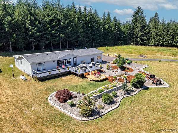 20 Acres of Land with Home for Sale in Sandy, Oregon
