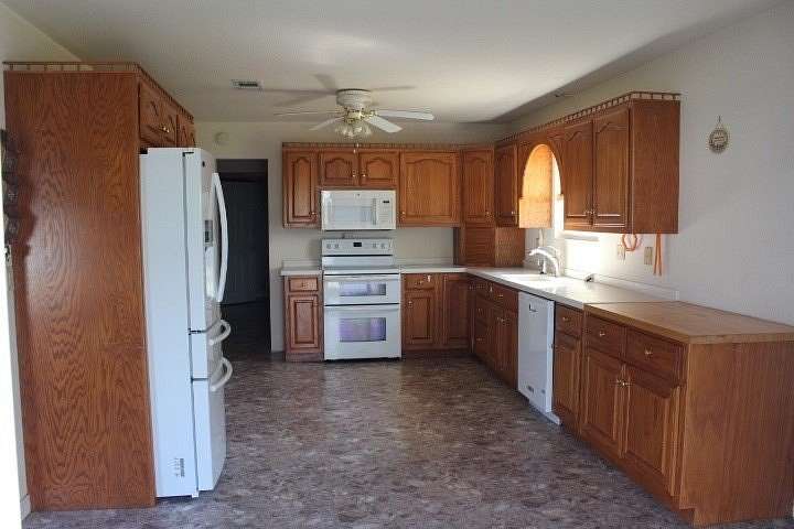 10 Acres of Land with Home for Sale in Kemp, Texas