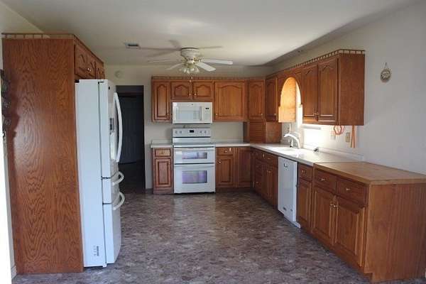 10 Acres of Land with Home for Sale in Kemp, Texas