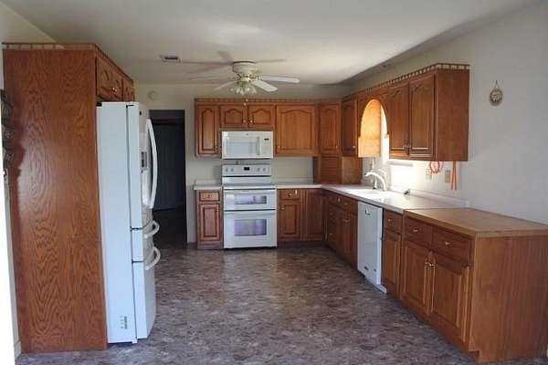 10 Acres of Land with Home for Sale in Kemp, Texas