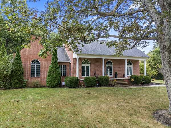 1.67 Acres of Residential Land with Home for Sale in Chillicothe, Ohio