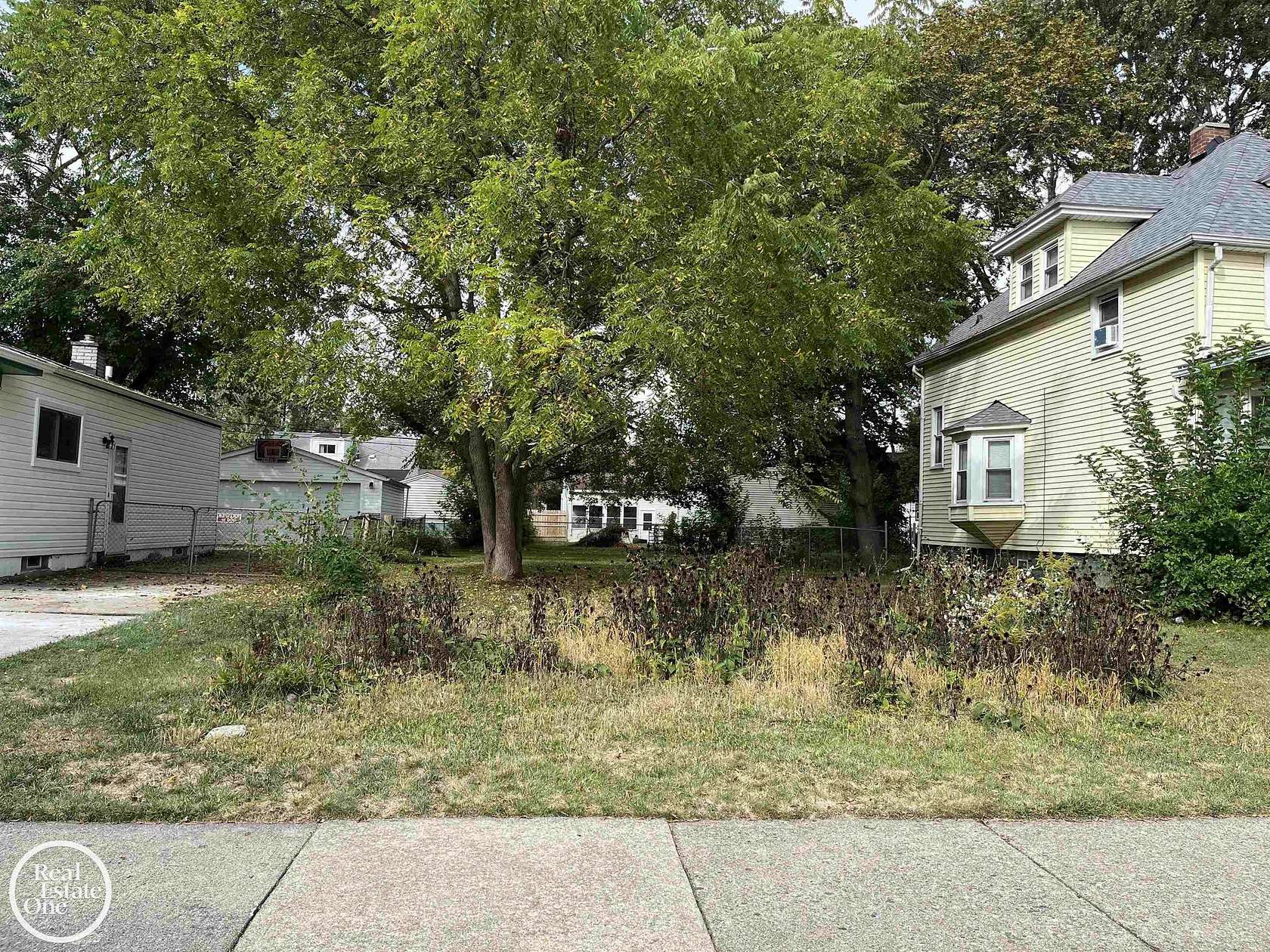 0.11 Acres of Residential Land for Sale in Eastpointe, Michigan