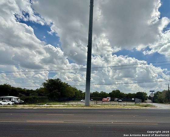 1 Acre of Commercial Land for Sale in San Antonio, Texas