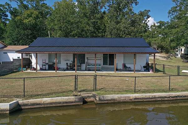 1.5 Acres of Land with Home for Sale in Waterloo, South Carolina