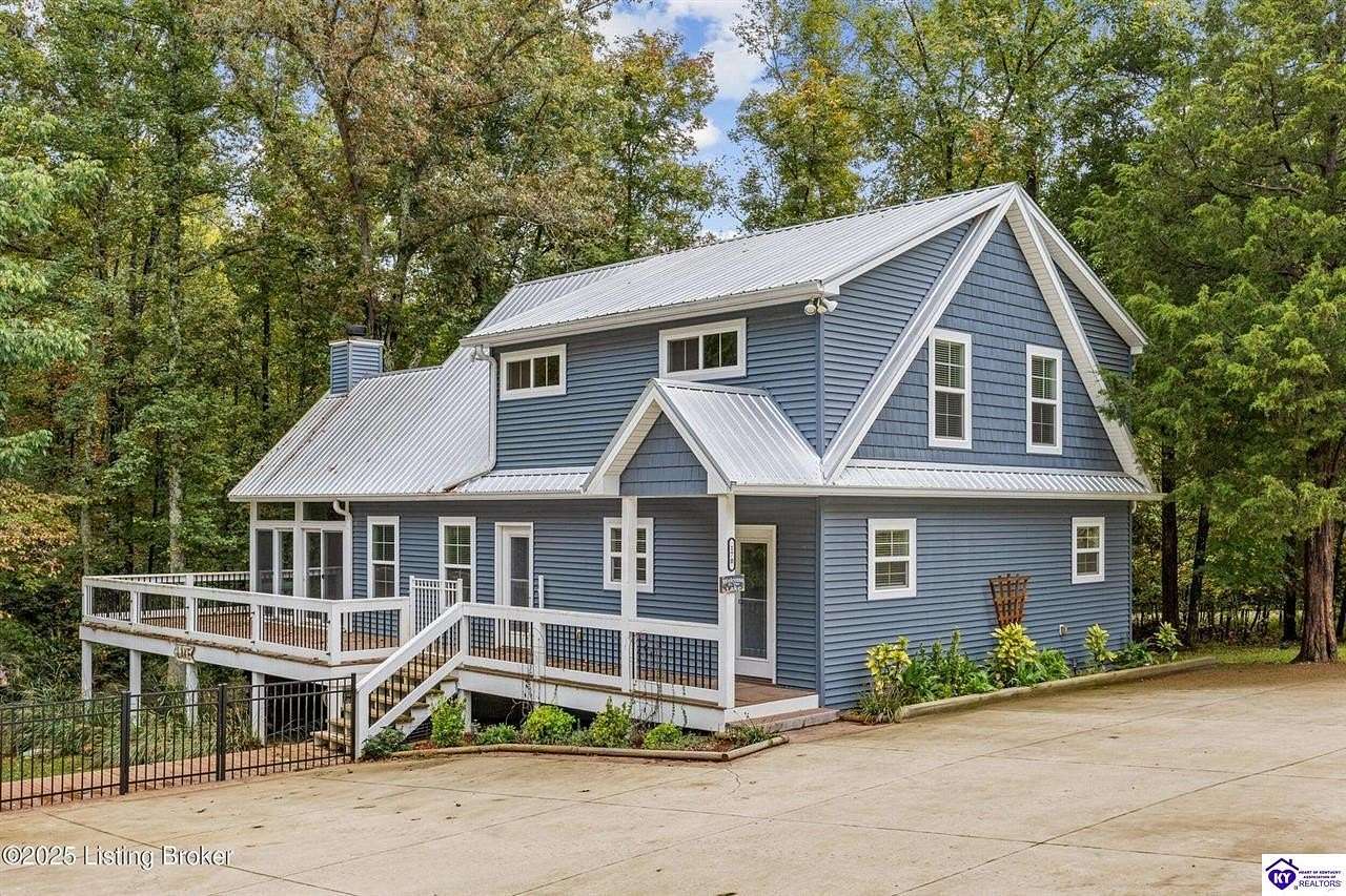 1.52 Acres of Land with Home for Sale in Leitchfield, Kentucky