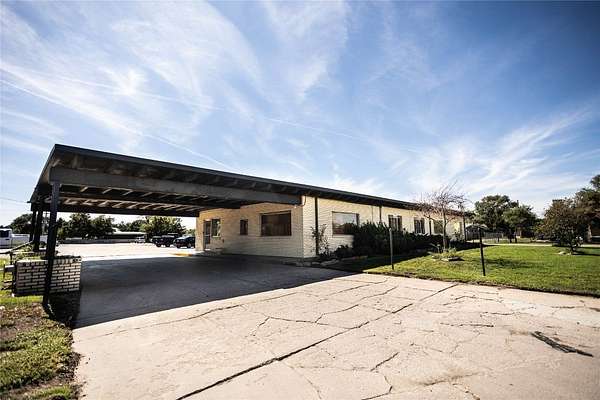 2 Acres of Mixed-Use Land for Sale in Garden City, Kansas