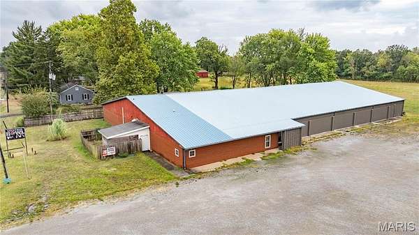 2 Acres of Commercial Land for Sale in Litchfield, Illinois