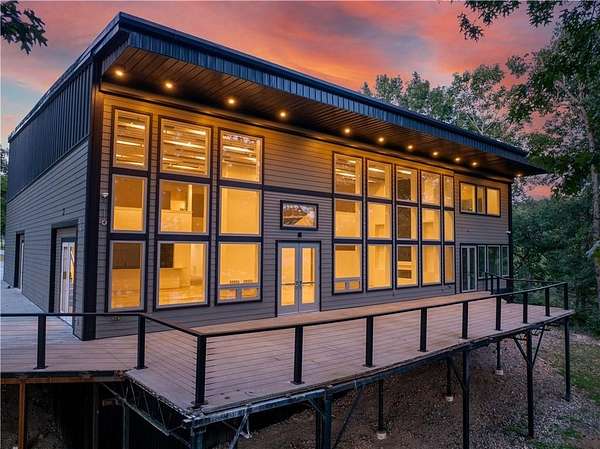 7.84 Acres of Improved Mixed-Use Land for Sale in Springdale, Arkansas