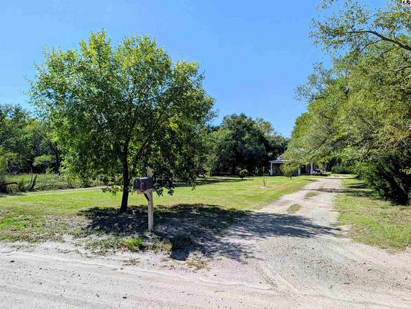 4.67 Acres of Residential Land with Home for Sale in Hutchinson, Kansas