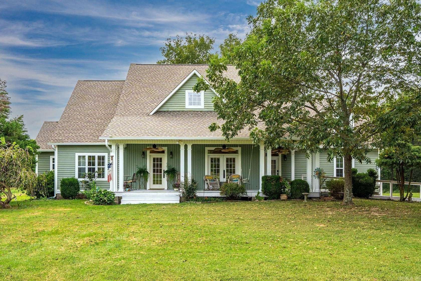 2.66 Acres of Residential Land with Home for Sale in Hot Springs, Arkansas