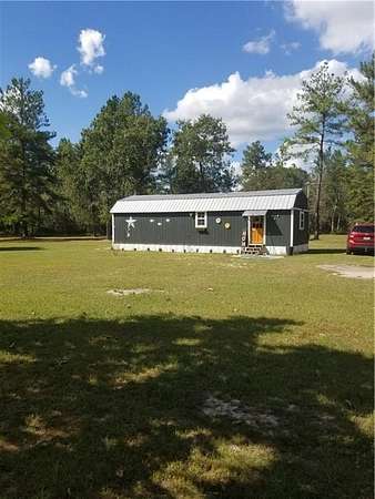 1.75 Acres of Residential Land with Home for Sale in Blackshear, Georgia