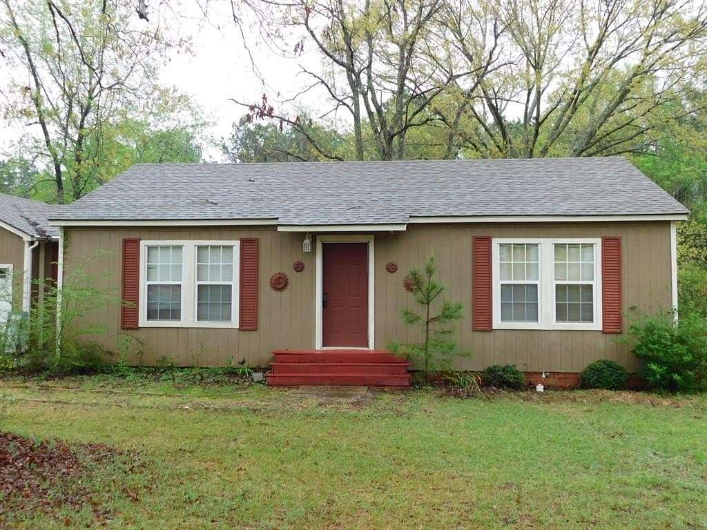 1.7 Acres of Residential Land with Home for Sale in Springhill, Louisiana