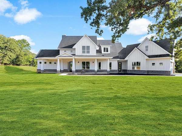 5 Acres of Residential Land with Home for Sale in Sunset, Texas