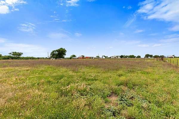2 Acres of Residential Land for Sale in Crawford, Texas